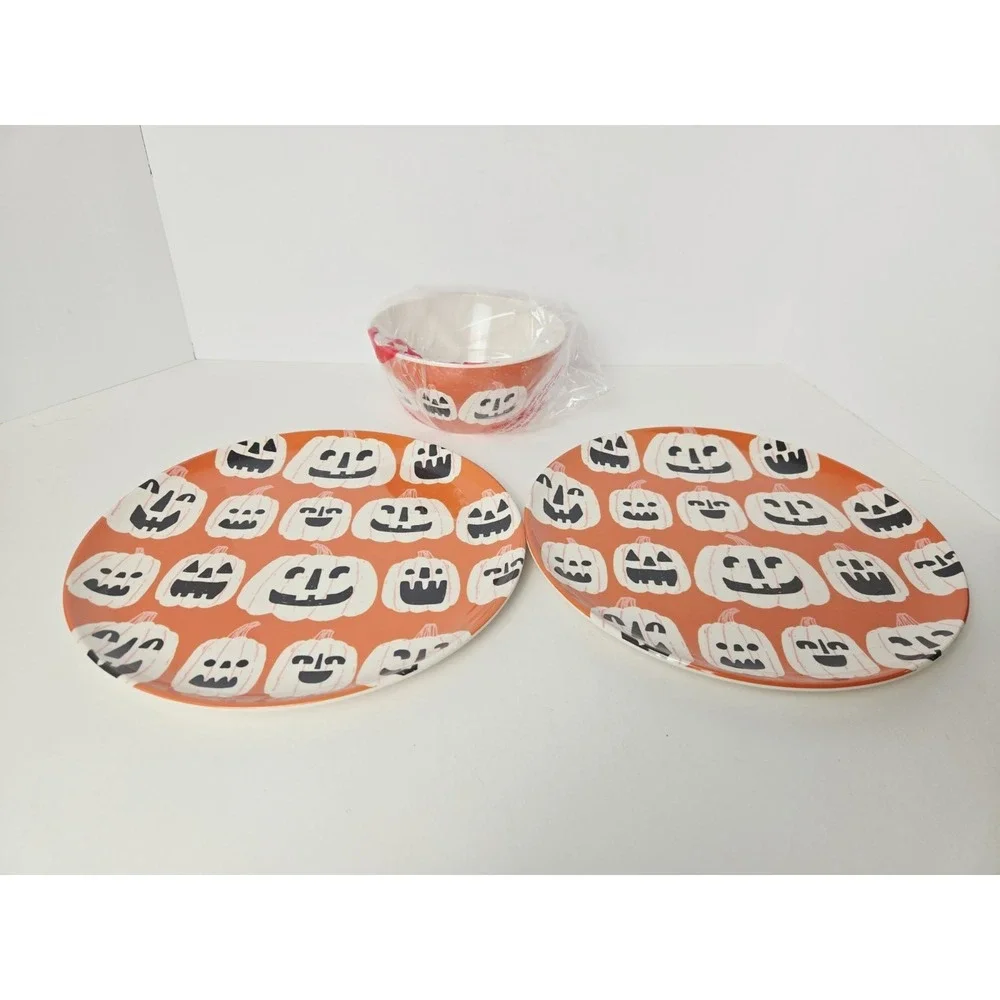 Target Hyde & EEK! Halloween plates Jack o Lantern pumpkin 10